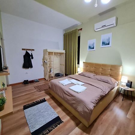Ex-Block District Charming Studio Apartment With Treeish Sorrounding View! Τίρανα Εξωτερικό φωτογραφία