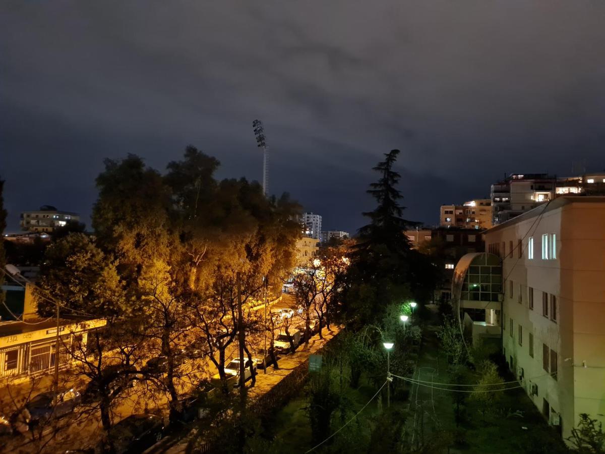 Ex-Block District Charming Studio Apartment With Treeish Sorrounding View! Τίρανα Εξωτερικό φωτογραφία