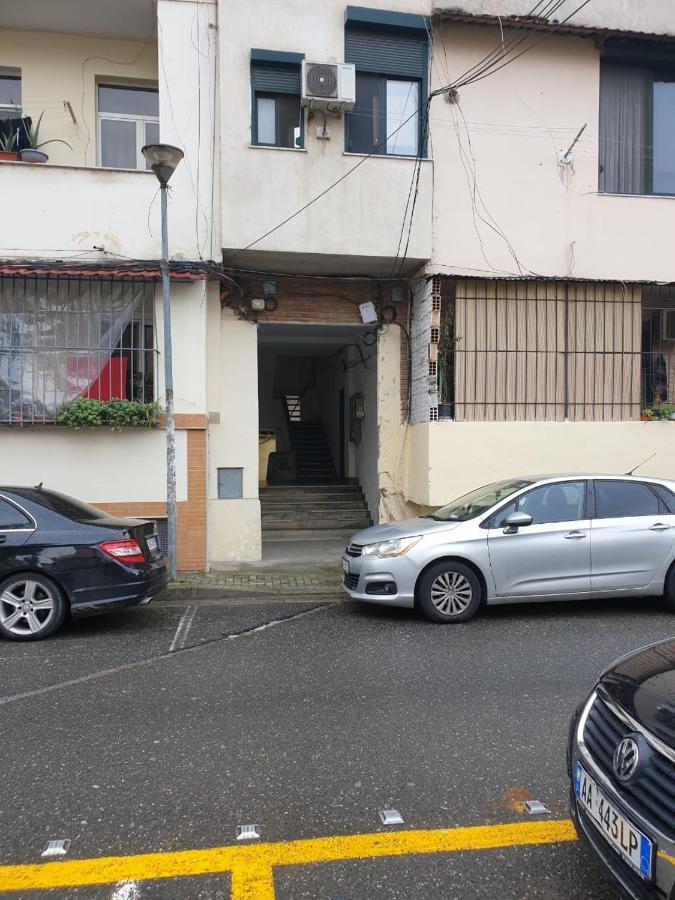 Ex-Block District Charming Studio Apartment With Treeish Sorrounding View! Τίρανα Εξωτερικό φωτογραφία